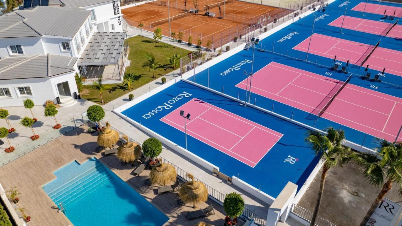 Hotel Residencia Deportiva Rozarossa Estepona Esterno foto