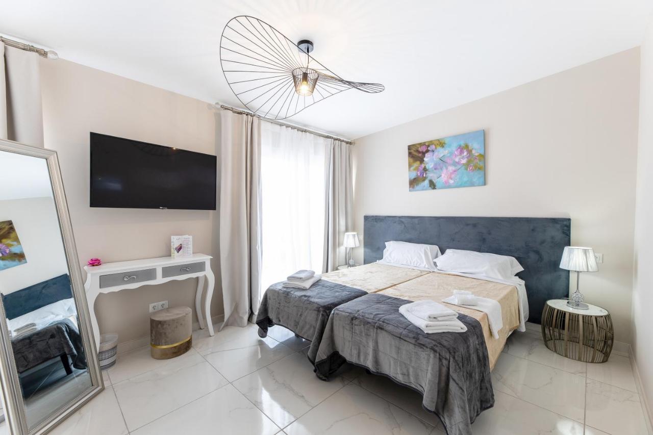 Hotel Residencia Deportiva Rozarossa Estepona Esterno foto