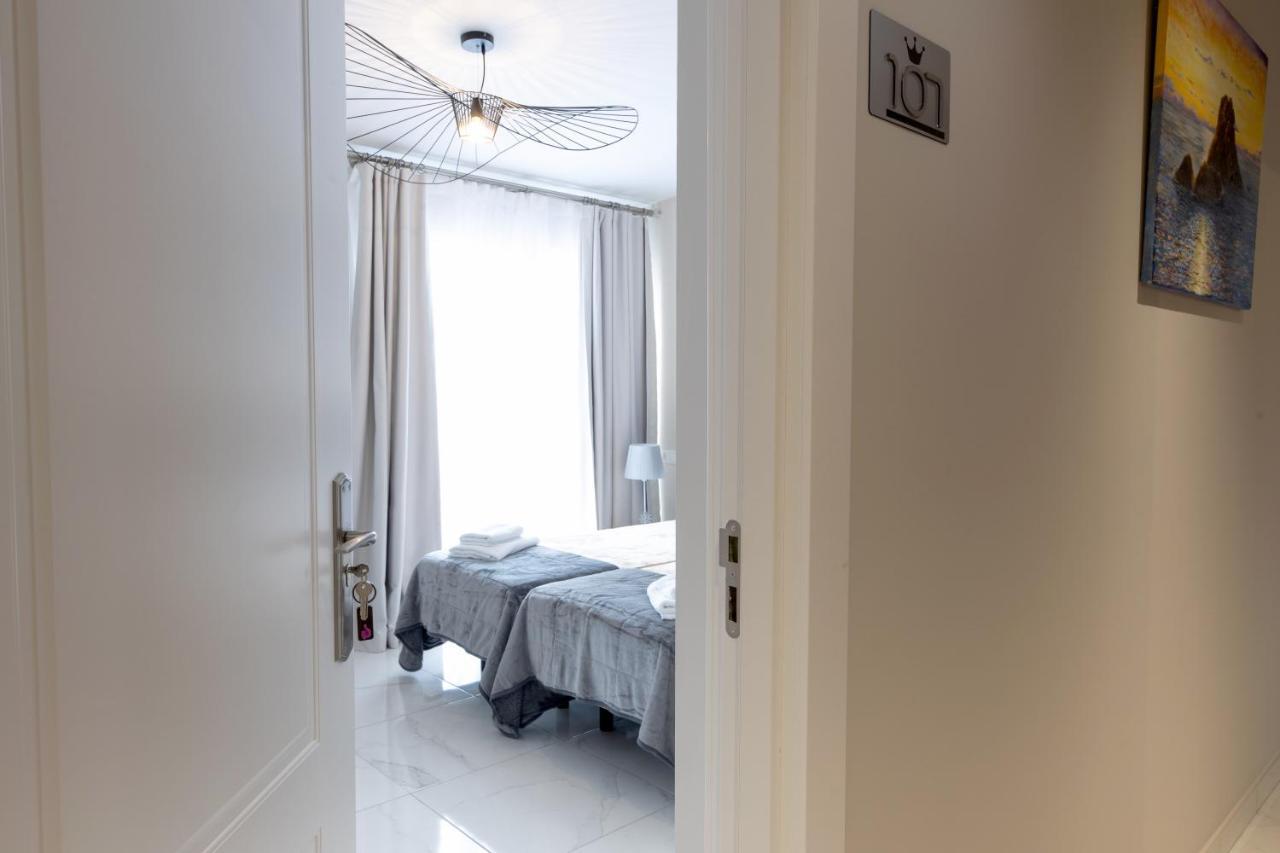 Hotel Residencia Deportiva Rozarossa Estepona Esterno foto
