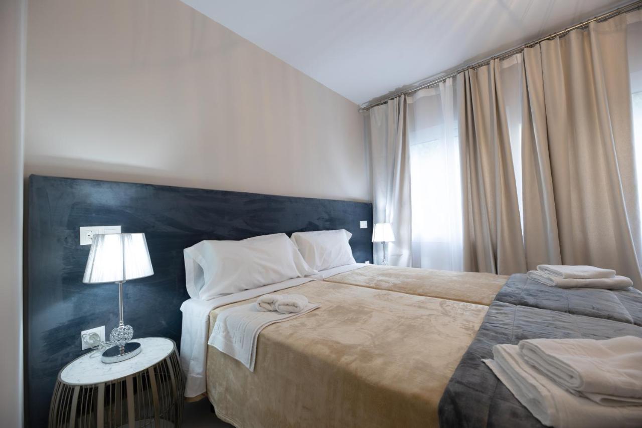 Hotel Residencia Deportiva Rozarossa Estepona Esterno foto