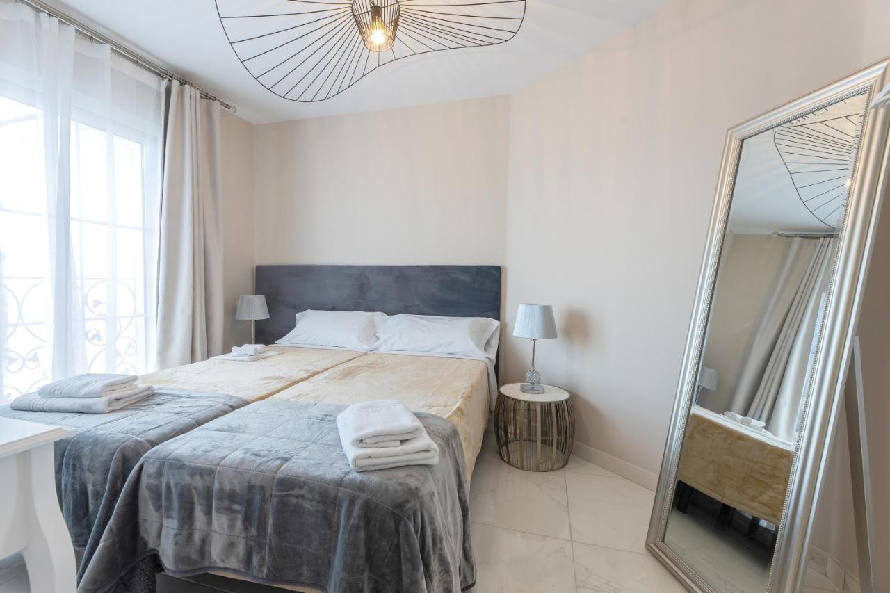 Hotel Residencia Deportiva Rozarossa Estepona Esterno foto